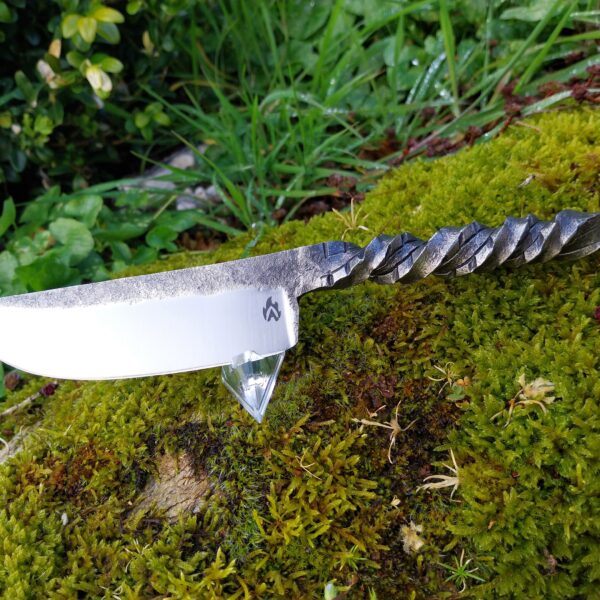 Couteau brut de forge médiéval