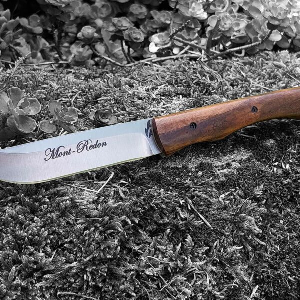 Couteau artisanal en bois de noyer