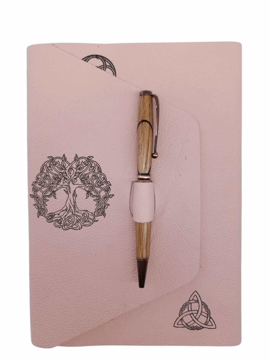 Protège carnet en cuir et son stylo