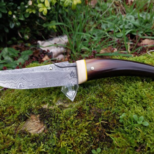 Couteau damas en pointe de corne et mammouth