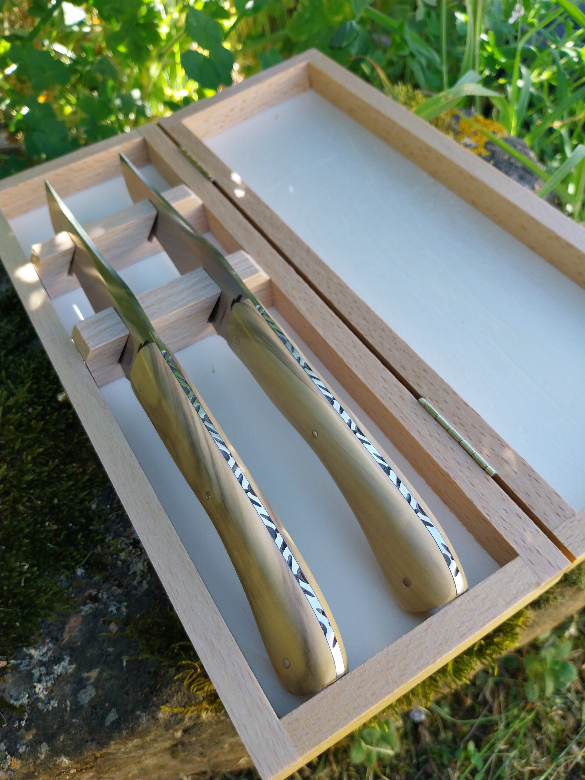 Coffret duo couteaux de table en buis – Image 2